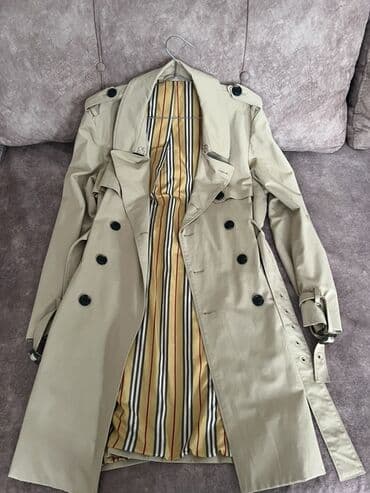 Bej rəngli klassik trençkot - Uzun dizayn, ikiqat sira iri qara lalafo.az -da Bej rəngli klassik trençkot - Uzun dizayn, ikiqat sira iri qara
