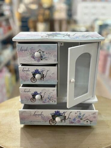 Yeni, Güzgülü lalafo.az -da Yeni, Güzgülü