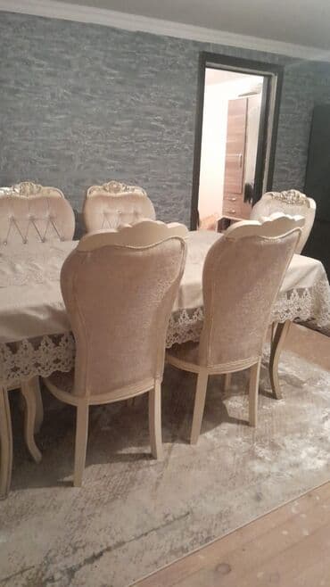 Masa 6 oturacaklari ile birlikde 350azn satilir unvan lalafo.az -da Masa 6 oturacaklari ile birlikde 350azn satilir unvan