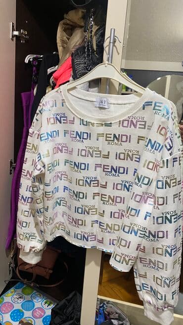 Super kofta satiram 1 defe geyinilib yupyumwaqdi lalafo.az -da Super kofta satiram 1 defe geyinilib yupyumwaqdi