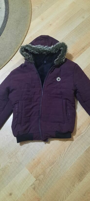 Qışlıq kapüşonlu gödəkçə - Rəng: tünd bənövşəyi (bordoya yaxın) - lalafo.az -da Qışlıq kapüşonlu gödəkçə - Rəng: tünd bənövşəyi (bordoya yaxın) -