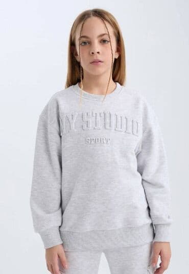 Свитшот Defacto, 9-10 лет, новый с биркой (изнутри петелька) lalafo.az -da Свитшот Defacto, 9-10 лет, новый с биркой (изнутри петелька)