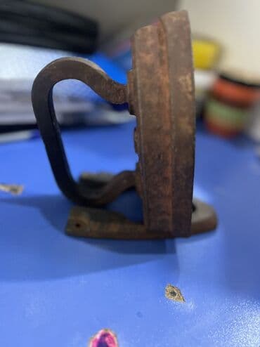 Əntiq vazalar: Antik döküm ütü – iki hissəli baza ilə - Material: bərk döküm dəmir - lalafo.az -da — 3 Əntiq vazalar: Antik döküm ütü – iki hissəli baza ilə - Material: bərk döküm dəmir - — 3