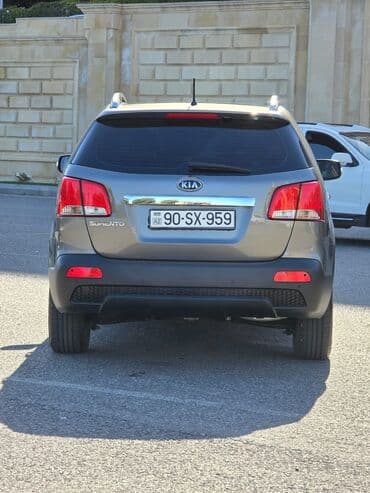 Kia Sorento: 2.4 l | 2011 il Krossover lalafo.az -da Kia Sorento: 2.4 l | 2011 il Krossover