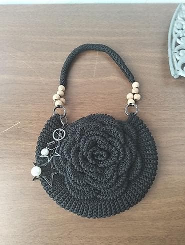 Əl işi toxunma çanta - Forma: dairəvi - Rəng: qara - Material: sıx lalafo.az -da Əl işi toxunma çanta - Forma: dairəvi - Rəng: qara - Material: sıx