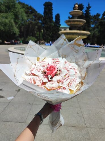 Şirniyyat buketi – konfetlər ilə hazırlanıb, çatdırılma var. - lalafo.az -da Şirniyyat buketi – konfetlər ilə hazırlanıb, çatdırılma var. -