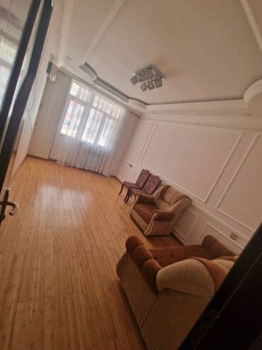 Həzi Aslanov metrosunun çıxışında, 18mərtəbəli binanın 11-ci lalafo.az -da Həzi Aslanov metrosunun çıxışında, 18mərtəbəli binanın 11-ci