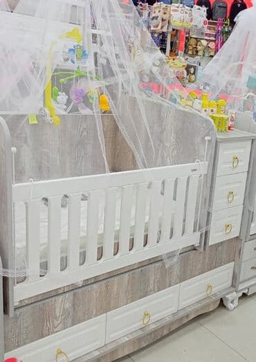 Oğlan və qız üçün, İşlənmiş, Dördbucaq, Beşik, Matras ilə, Yellənmə mexanizm ilə lalafo.az -da Oğlan və qız üçün, İşlənmiş, Dördbucaq, Beşik, Matras ilə, Yellənmə mexanizm ilə