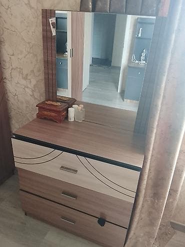 Yataq otağı və iş guşəsi üçün mebel dəsti Tərkibi: - 4 qapılı, ortası lalafo.az -da Yataq otağı və iş guşəsi üçün mebel dəsti Tərkibi: - 4 qapılı, ortası