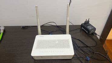 Huawei Wi‑Fi router - Model: Huawei (üzərində “HUAWEI” loqosu və ön lalafo.az -da Huawei Wi‑Fi router - Model: Huawei (üzərində “HUAWEI” loqosu və ön