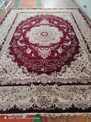 Zərif klassik dizaynlı xalça - Rəng palitrası: tünd bordo fon lalafo.az -da Zərif klassik dizaynlı xalça - Rəng palitrası: tünd bordo fon