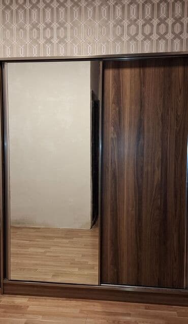 İşlənmiş, Kupe, 2 qapılı Düz dolab, Dolab-asılqan lalafo.az -da İşlənmiş, Kupe, 2 qapılı Düz dolab, Dolab-asılqan