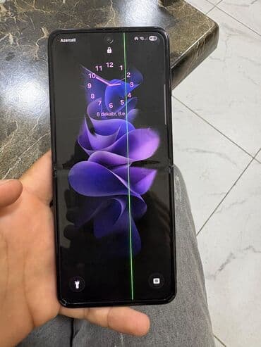 Samsung Galaxy Z Flip 3 5G, 256 GB, rəng - Qara, Qırıq lalafo.az -da Samsung Galaxy Z Flip 3 5G, 256 GB, rəng - Qara, Qırıq
