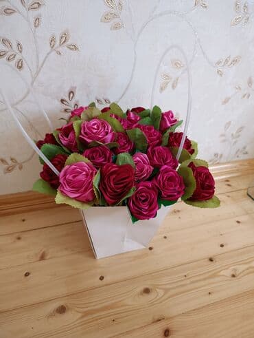 Süni güller.Buket 15 manat.
tek tek güllerin biri 1 manat lalafo.az -da Süni güller.Buket 15 manat.
tek tek güllerin biri 1 manat