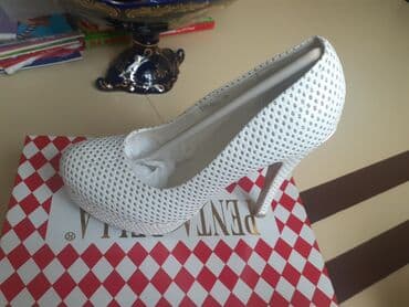 Tuflilər, Ölçü: 36, rəng - Ağ, İşlənmiş lalafo.az -da Tuflilər, Ölçü: 36, rəng - Ağ, İşlənmiş