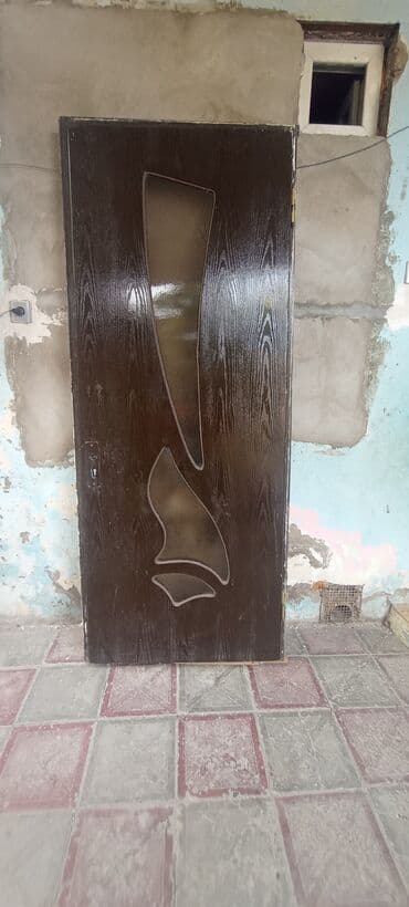 Qapı – şüşəli dekorlu, tünd qəhvəyi rəng - Material: ağac əsaslı lalafo.az -da Qapı – şüşəli dekorlu, tünd qəhvəyi rəng - Material: ağac əsaslı