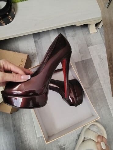 Hündür dabanlı qadın tufliləri – platformalı, stilet tipli daban lalafo.az -da Hündür dabanlı qadın tufliləri – platformalı, stilet tipli daban