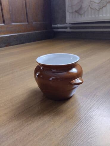 Üstü şirəli pitiqabı. Sovet dövründən qalma. Qapağı yoxdur. Dekor kimi lalafo.az -da Üstü şirəli pitiqabı. Sovet dövründən qalma. Qapağı yoxdur. Dekor kimi