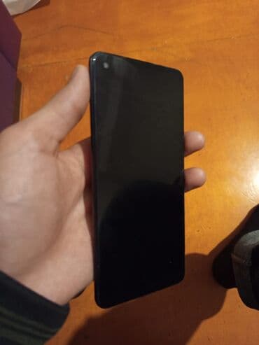 Smartfon – tam ekranlı, ön kamerasi ekranın sol yuxarı hissəsində lalafo.az -da Smartfon – tam ekranlı, ön kamerasi ekranın sol yuxarı hissəsində