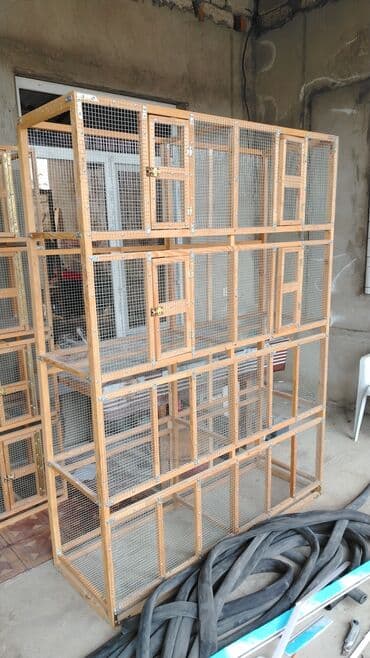 Taxta karkaslı çoxbölməli qəfəs sistemi - Material: möhkəm ağac lalafo.az -da Taxta karkaslı çoxbölməli qəfəs sistemi - Material: möhkəm ağac