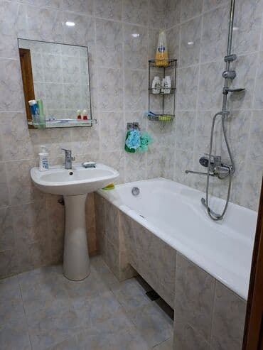 ремонт мебели: Təsviri: Klassik üslubda tam təmirli mənzil interyeri - Geniş dəhliz at lalafo.az — 10 ремонт мебели: Təsviri: Klassik üslubda tam təmirli mənzil interyeri - Geniş dəhliz — 10