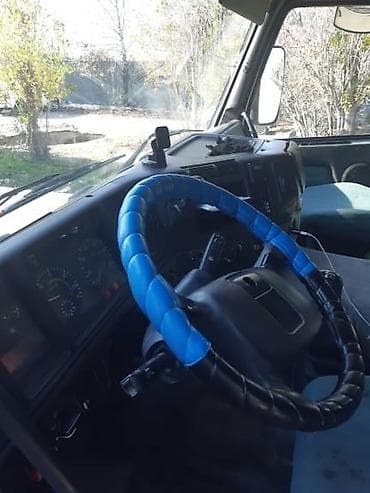 Volvo yük maşını – kranlı bortlu Xüsusiyyətlər: - Marka/model: Volvo lalafo.az -da — 4 Volvo yük maşını – kranlı bortlu Xüsusiyyətlər: - Marka/model: Volvo — 4