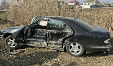 Mercedes-Benz 220: 2.2 l | 2000 il Sedan lalafo.az -da Mercedes-Benz 220: 2.2 l | 2000 il Sedan