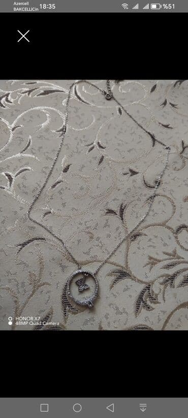 Gümüş rəngli zərif boyunbağı satılır üstündə 925 probu var - lalafo.az -da Gümüş rəngli zərif boyunbağı satılır üstündə 925 probu var -