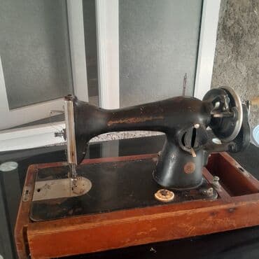 Klassik mexaniki tikiş maşını - Korpus: Döküm metal gövdə, qara lak lalafo.az -da Klassik mexaniki tikiş maşını - Korpus: Döküm metal gövdə, qara lak