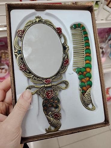 Klassik üslubda bəzədilmiş güzgü və daraq dəsti lalafo.az -da Klassik üslubda bəzədilmiş güzgü və daraq dəsti