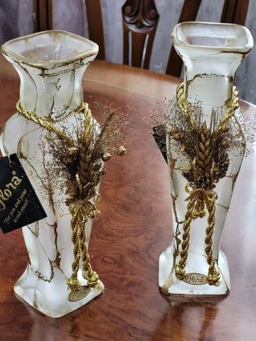 Guldan, üzəri əl işidir. Cütü 40 man. Unvan Masazir Yeni Baki lalafo.az -da Guldan, üzəri əl işidir. Cütü 40 man. Unvan Masazir Yeni Baki