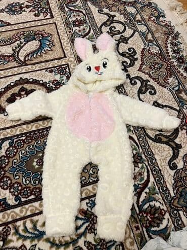 Uşaq üçün kapüşonlu kombinezon – dovşan dizaynı 6-9 ay - Rəng: krem lalafo.az -da Uşaq üçün kapüşonlu kombinezon – dovşan dizaynı 6-9 ay - Rəng: krem