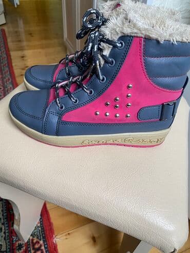 Teze kimi içi mexli çekme. 15 azn 33 razmer lalafo.az -da Teze kimi içi mexli çekme. 15 azn 33 razmer