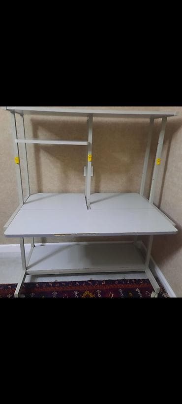 Düz masa, Polkalı, Siyirməsiz, Metal lalafo.az -da Düz masa, Polkalı, Siyirməsiz, Metal