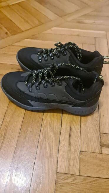 Новые. Отличные кроссовки в мокрую погоду и для похода, нескользящая lalafo.az -da Новые. Отличные кроссовки в мокрую погоду и для похода, нескользящая