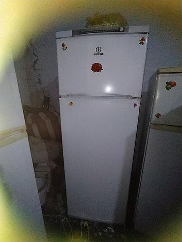 2 двери Indesit Холодильник Продажа, цвет - Белый at lalafo.az 2 двери Indesit Холодильник Продажа, цвет - Белый