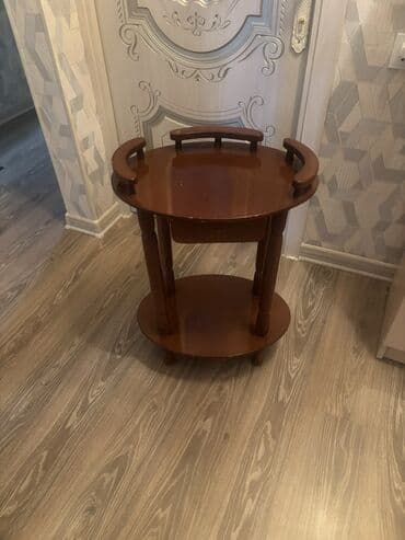 Jurnal masası, İşlənmiş, Açılmayan, Taxta, Oval masa lalafo.az -da Jurnal masası, İşlənmiş, Açılmayan, Taxta, Oval masa