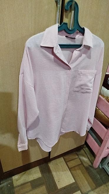 Qadın köynəkləri – oversize kəsim - Rənglər: pudra çəhrayı və ağ - at lalafo.az Qadın köynəkləri – oversize kəsim - Rənglər: pudra çəhrayı və ağ -