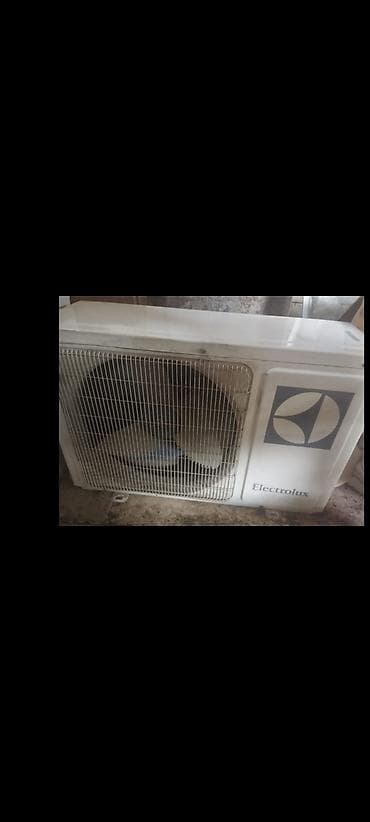 Samsung split kondisioner (divar tipli) – daxili blok və Electrolux at lalafo.az Samsung split kondisioner (divar tipli) – daxili blok və Electrolux