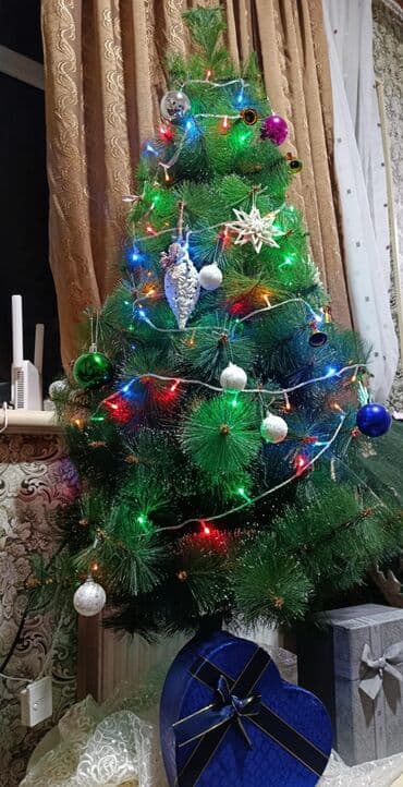 Süni Yeni il şam ağacı – tam bəzədilmiş set - Təxminən 1,5–1,7 m lalafo.az -da Süni Yeni il şam ağacı – tam bəzədilmiş set - Təxminən 1,5–1,7 m