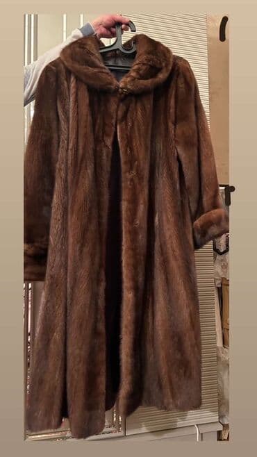 Qəhvəyi rəngdə uzun kürk palto - Material: təbii kürk görünüşlü, sıx lalafo.az -da Qəhvəyi rəngdə uzun kürk palto - Material: təbii kürk görünüşlü, sıx