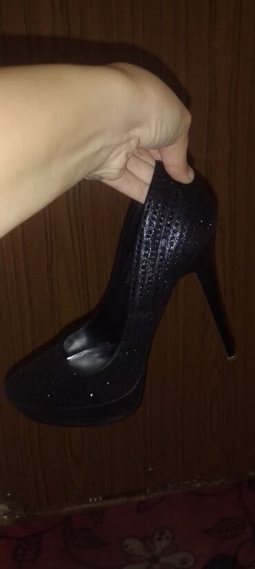 Tuflilər, Ölçü: 39, rəng - Qara, İşlənmiş lalafo.az -da Tuflilər, Ölçü: 39, rəng - Qara, İşlənmiş