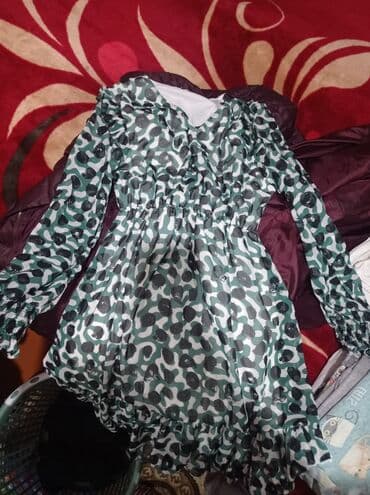 Qadın donu – yaşıl, ağ və qara rənglərin qarışığından ibarət lalafo.az -da Qadın donu – yaşıl, ağ və qara rənglərin qarışığından ibarət