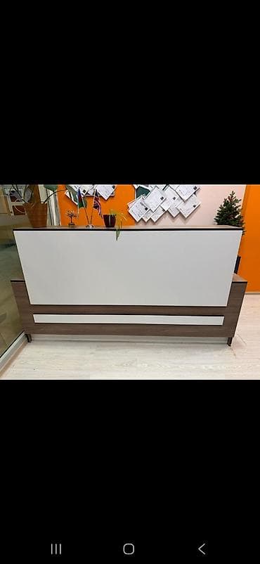 Resepsiyon/qarşılama masası – ofis üçün - Dizayn: Ağ ön panel və ağac lalafo.az -da Resepsiyon/qarşılama masası – ofis üçün - Dizayn: Ağ ön panel və ağac
