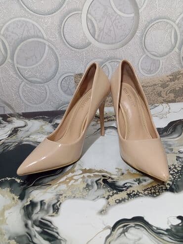 Tuflilər, Ölçü: 37, rəng - Bej, İşlənmiş lalafo.az -da Tuflilər, Ölçü: 37, rəng - Bej, İşlənmiş