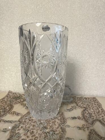 Bir vaza, Xrustal lalafo.az -da Bir vaza, Xrustal