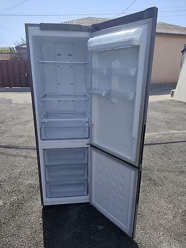 Б/у 2 двери Samsung Холодильник Продажа, цвет - Серебристый, С колесиками at lalafo.az Б/у 2 двери Samsung Холодильник Продажа, цвет - Серебристый, С колесиками
