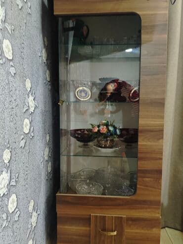 Vitrin şkaf – şüşəli nümayiş dolabı - Material: ağac görünümlü lalafo.az -da Vitrin şkaf – şüşəli nümayiş dolabı - Material: ağac görünümlü