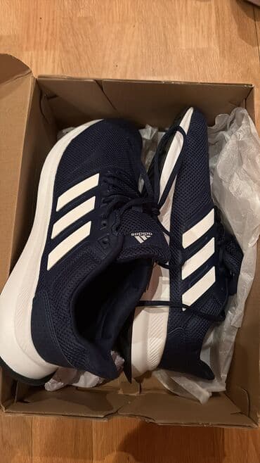 Satilir original adidas 2-3 defe geyinilib lalafo.az -da Satilir original adidas 2-3 defe geyinilib