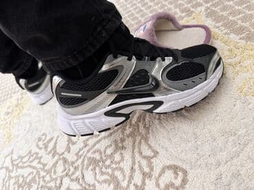 Nike orijinal ayaggabi yenidir razmer duz gelmedi 200azn + dur 140 azn lalafo.az -da Nike orijinal ayaggabi yenidir razmer duz gelmedi 200azn + dur 140 azn